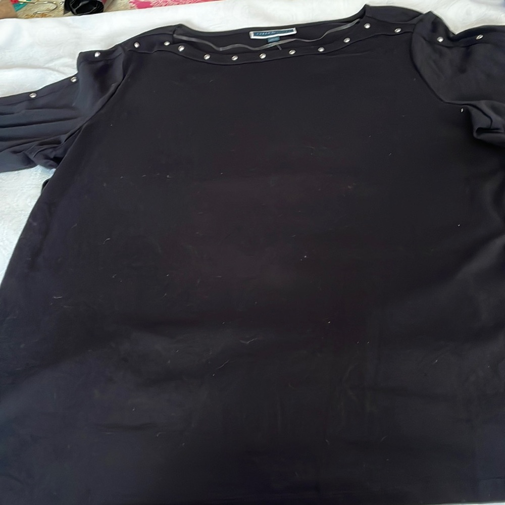 NWT Black Karen Scott top